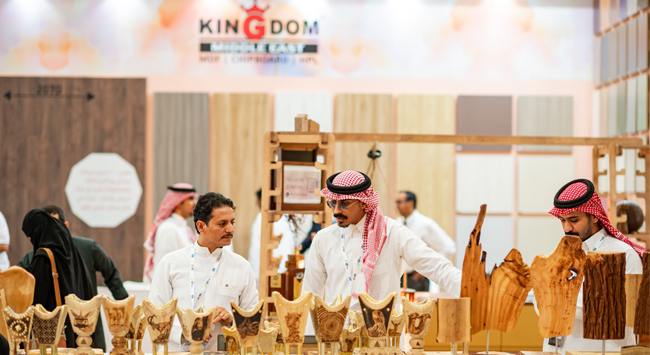 Saudi Wood Expo presenteert innovatieve Palm Strand Board voor groene bouw - Wood & Panel Europa Saudi Wood Expo presenteert innovatieve Palm Strand Board voor groene bouw